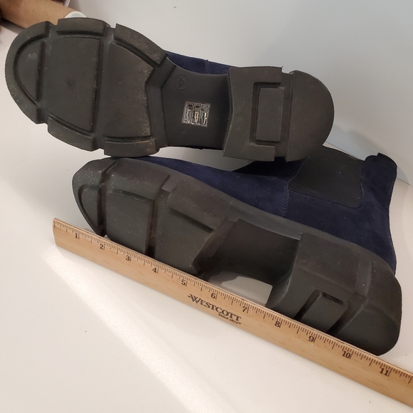 Triver Flight Navy Suede Lug Sole Ladies Chelsea Boot US Sz 8.5, EU 38 - Picture 5 of 10